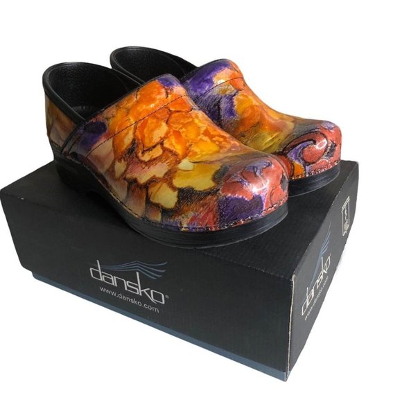 Dansko Shoes - Dansko Professional Clogs Closed Back Fresco Patent